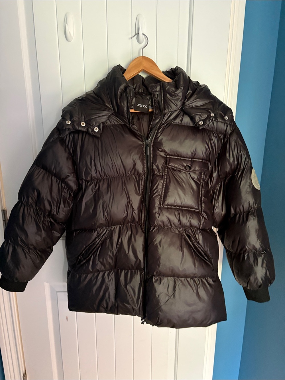 Boohoo Black Women’s Shiny Puffer Jacket with Hood size 10